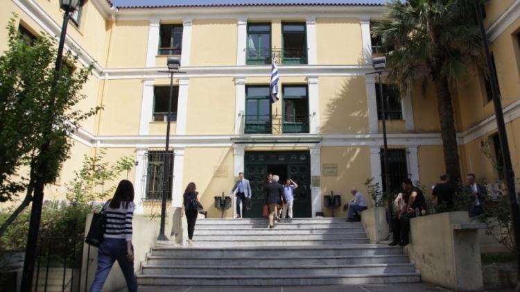 Τρεις μήνες φυλακή σε γιατρό-σκαφάτο για ρευματοκλοπή στη μαρίνα - Άφαντος ο όμιλος του από την υπεράπιση